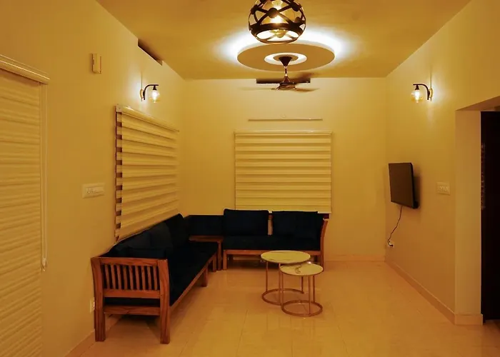 Sarovaram -Beautiful Riverfront Villa Kochi